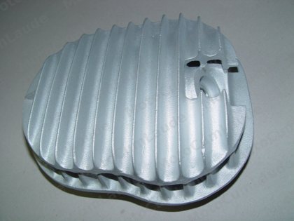 Zylinderdeckel mit Stehbolzen
